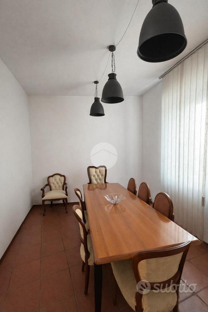 NEGOZIO A STEZZANO - Vista 3