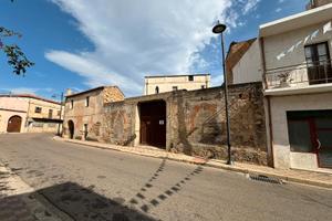 San Vito - Casa su Tre Livelli con Ampio Giardino