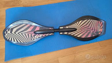 Skateboard wave  Streetsurfing due ruote