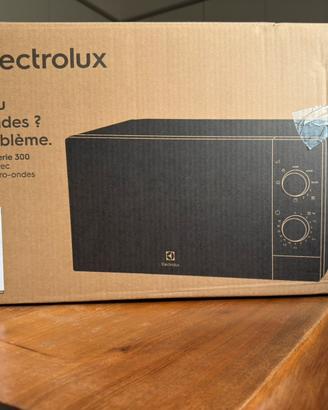 Forno microonde Electrolux EMZ421MMZ