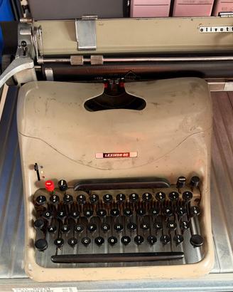 vecchia macchina da scrivere olivetti lexinon 80