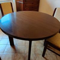 Tavolo rotondo e 6 sedie