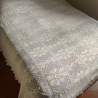 Copriletto uncinetto fatto a mano