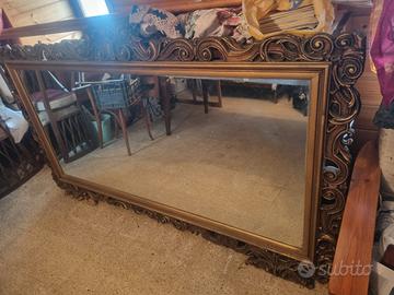 specchio con cornice 