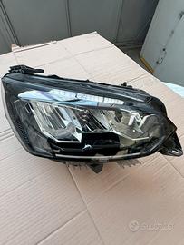 Faro anteriore peugeot