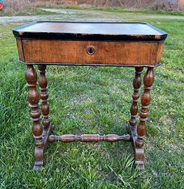 Tavolino da lavoro o da cucito Biedermeier