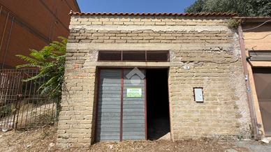 MAGAZZINO A MORLUPO
