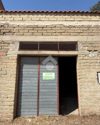 MAGAZZINO A MORLUPO