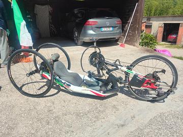 Bici Handbike servoassistita Maddiline