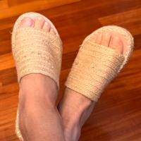 Sandali con zeppa in fibra naturale