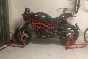 Ducati Monster s2r1000