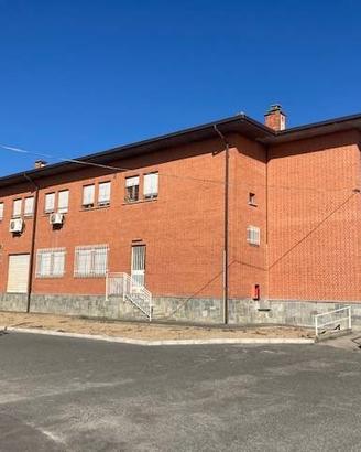Immobile di 400 m² con più di 5 locali a Pinerolo