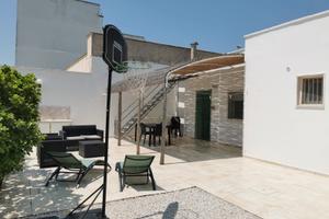 Porto Cesareo casa con posto auto e giardino