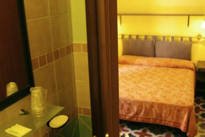 Camere studenti arredate, bagno privato e cucina