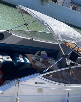 barca da diporto bayliner capri da vetrina