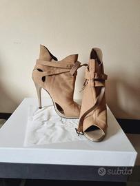 Scarpe con tacco e punta aperta Topshop.
