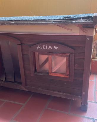 Cuccia casetta in legno con imbottitura