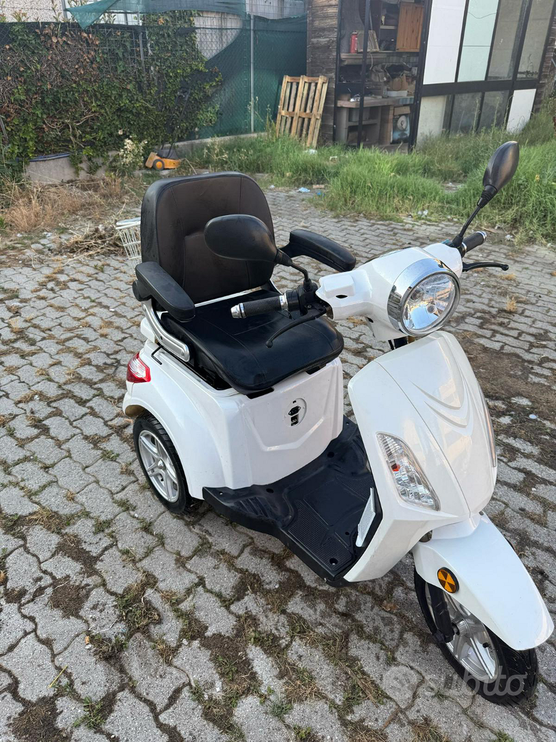 Scooter elettrico SENZA PATENTE Moto e Scooter In vendita a Bologna