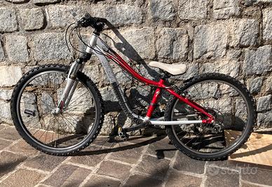 Specialized Hotrock 24 bambino bambina downhill