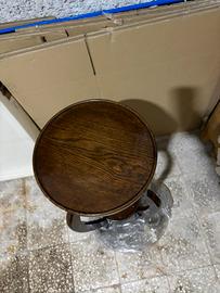 Colonna in legno noce