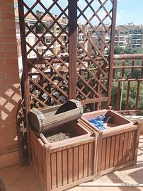 Fioriera legno acacia c/griglia e vaso Plast 40X40