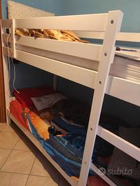 Letto a castello compreso di due materassi.