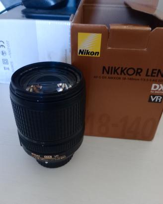 NIKKOR DX 18-140 