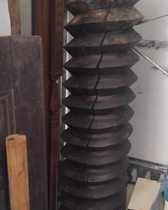 antica vite di torchio in legno