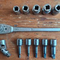 Chiave a cricca con set chiavi a bussola e brugola