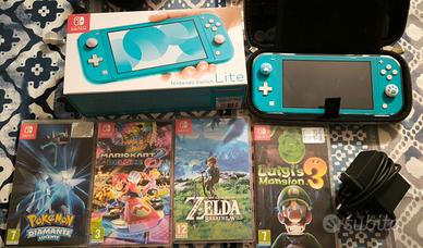 Nintendo switch lite con giochi e custodie