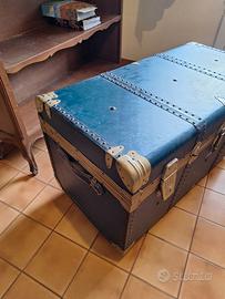 baule borchiato anni 60