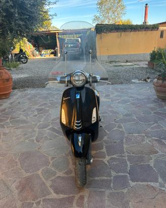 VESPA PRIMAVERA 125