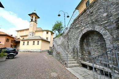 PORZIONE DI BIFAMILIARE A FAGGETO LARIO