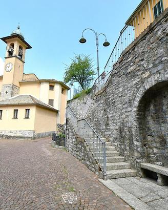 PORZIONE DI BIFAMILIARE A FAGGETO LARIO