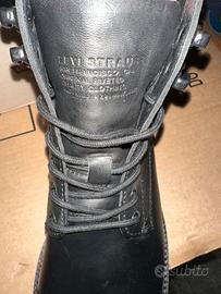 Scarpe levis