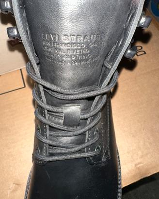 Scarpe levis