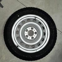 4 ruote con pneumatici invernali Bridgestone