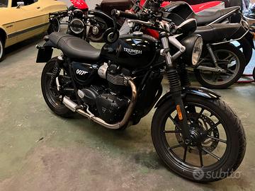 Triumph street tween 900