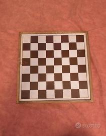 Gioco da tavola vintage dama,
scacchi e tris