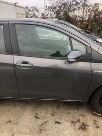 Toyota Yaris C porta anteriore destra