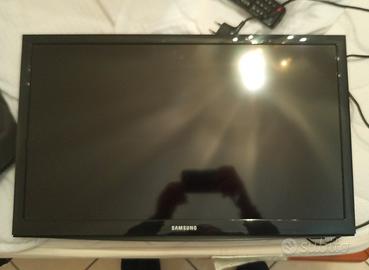 22 pollici Smart TV 22 pollici Samsung