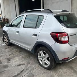 Dacia Sandero 2014 0.9 Tce H4B A4 PER RICAMBI