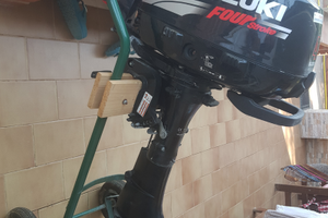 Fuoribordo Suzuki 4 CV. 4 tempi