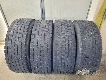 Michelin 305-70-19.5