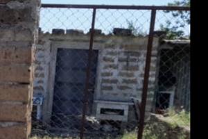 Piccolo terreno con casaletto