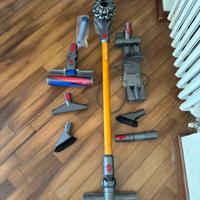 Dyson V8 Absolute completo –batteria da sostituire