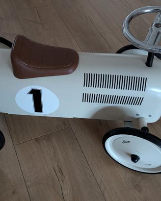 Automobile cavalcabile Vilac