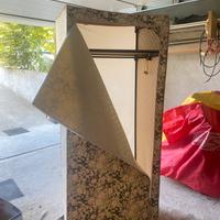 Armadio in plastica con rotelle