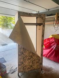 Armadio in plastica con rotelle