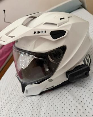 Casco airoh commander 2